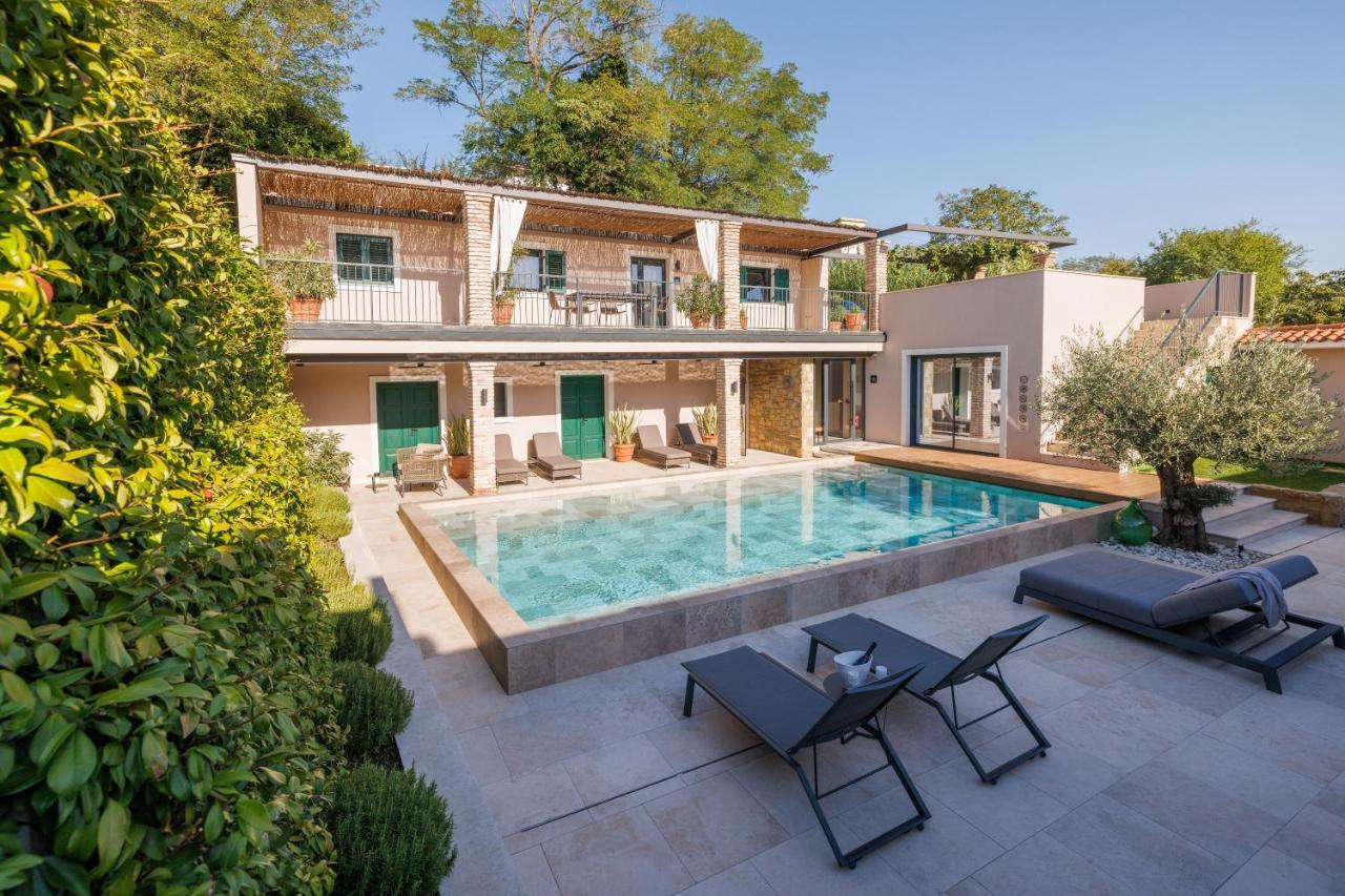 Vila Robida & Spa Črni Kal Kültér fotó