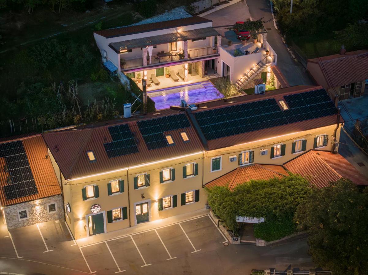 Vila Robida & Spa Črni Kal Kültér fotó