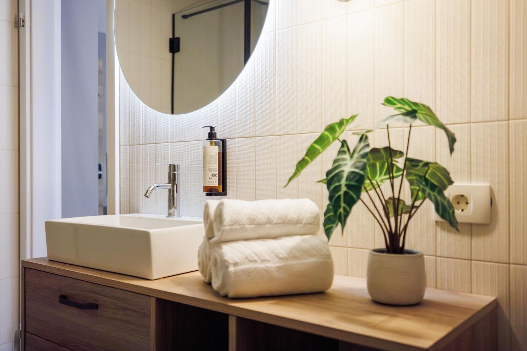 Vila Robida & Spa Črni Kal Kültér fotó