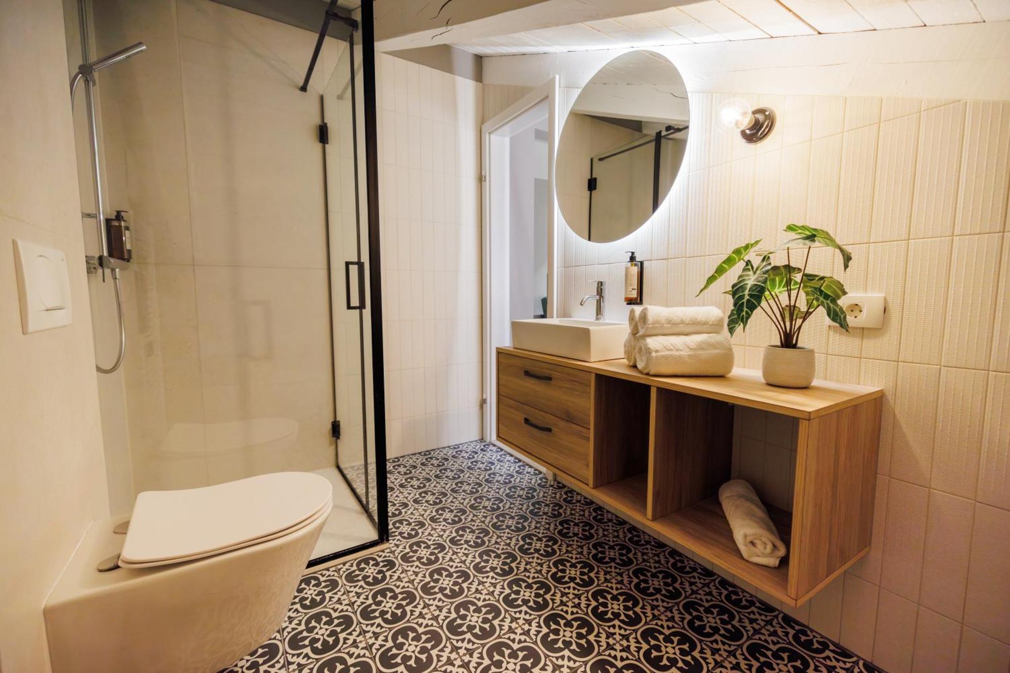 Vila Robida & Spa Črni Kal Kültér fotó
